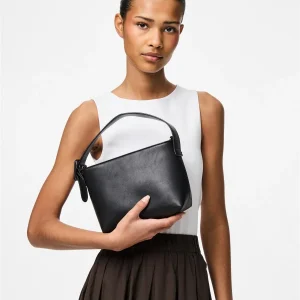 Uma cross body
